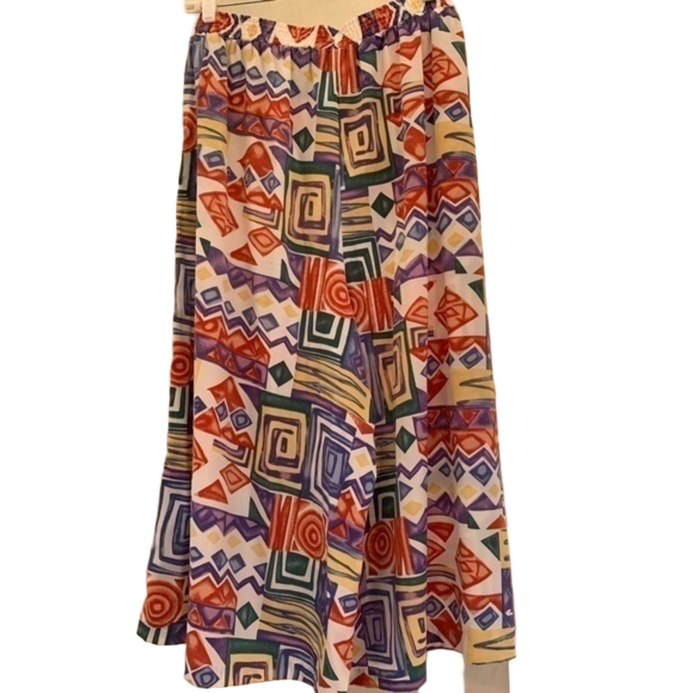 33 Dover St. Abstract print top with matching capris (free) with top purchase. - Picture 7 of 7